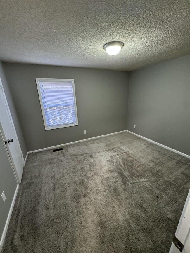 Foto del edificio - 121 Aqua Ct