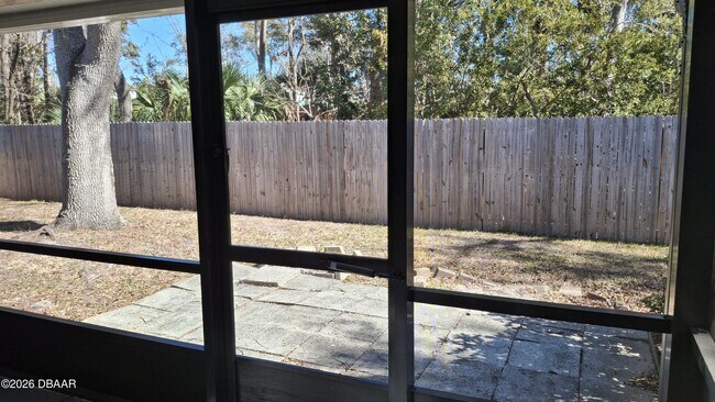 Foto del edificio - 1302 Deer Springs Rd