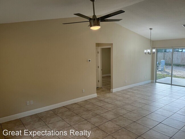 Building Photo - 3 br, 2 bath House - 13574 SE 55th Ave