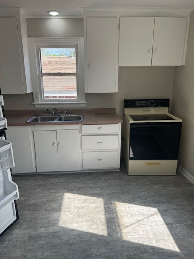 Foto del edificio - 1 Bd 1 Ba Garage Apartment