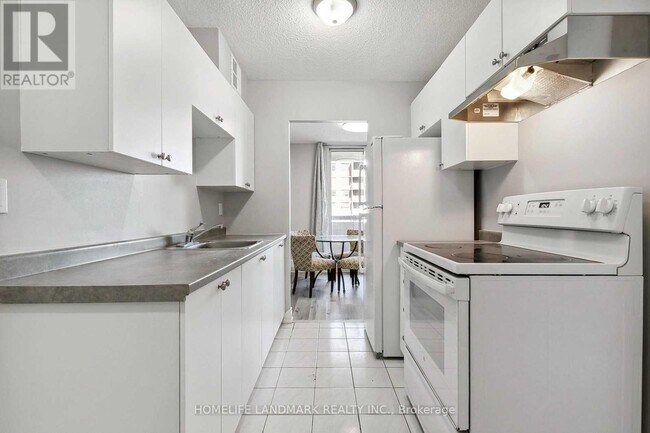 Building Photo - 1250 Bridletowne Cir