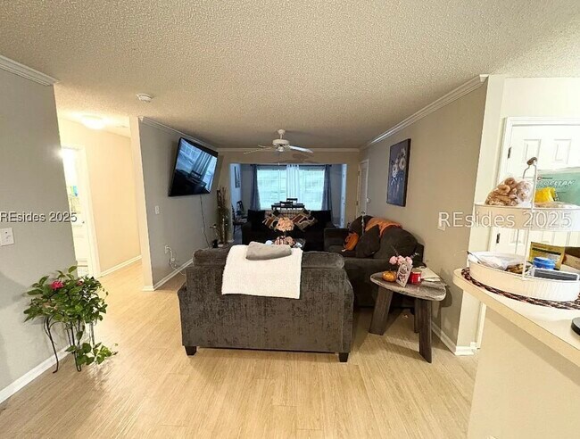 Foto del edificio - 50 Pebble Beach Cv