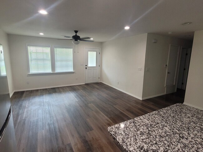 Foto del edificio - 1003 Pecan St