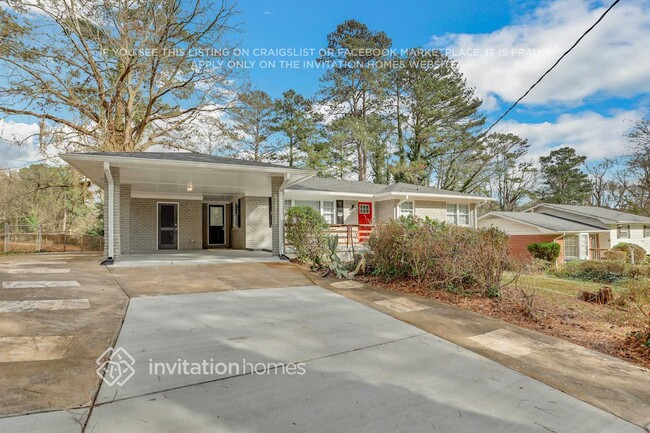 Building Photo - 2160 Shamrock Dr