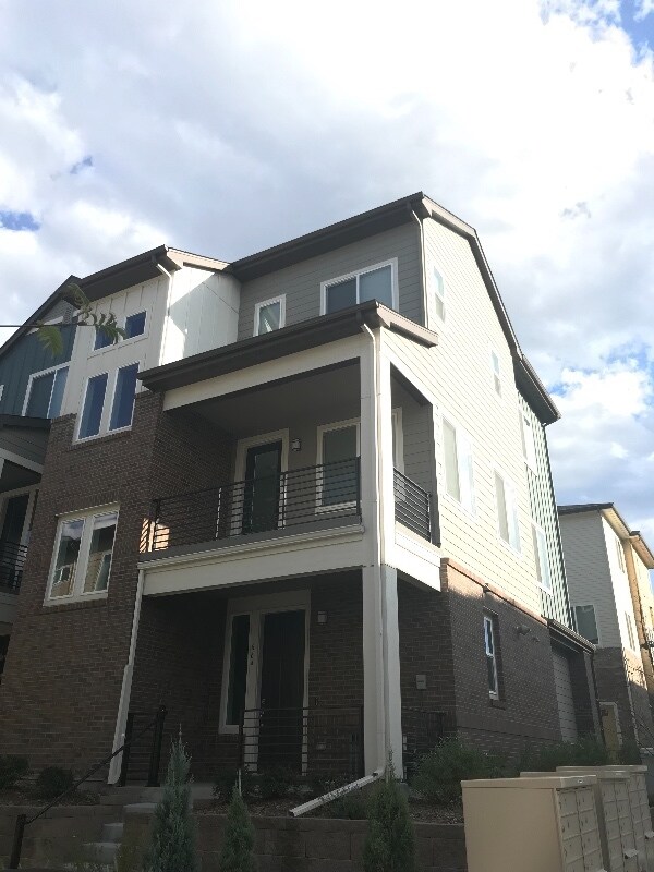 Foto principal - 664 E Hinsdale Ave