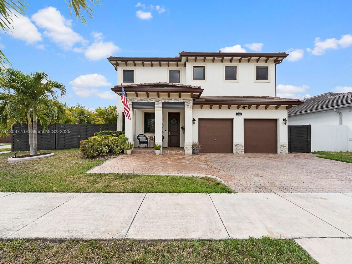 Foto principal - 16820 SW 109th Pl