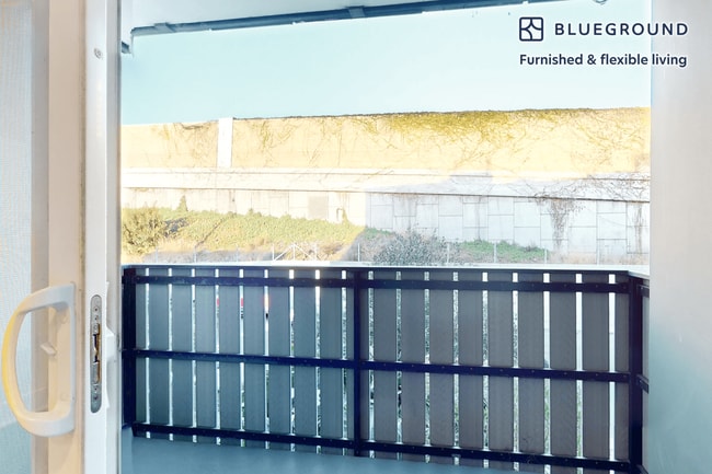 Foto del edificio - 1539 Beloit Ave