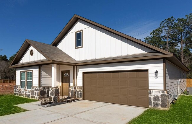 Building Photo - 2336 Cedar Pl Dr