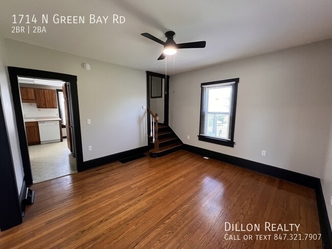 Foto del edificio - 1714 N Green Bay Rd
