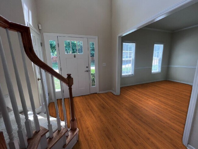 Foto del edificio - 417 Oakhall Dr