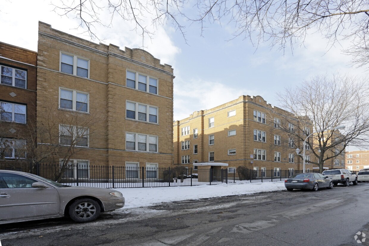Foto del edificio - 7608-7628 S Colfax Ave