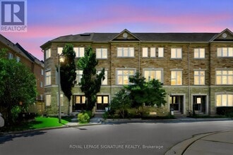 Building Photo - 10 Clockwork Ln