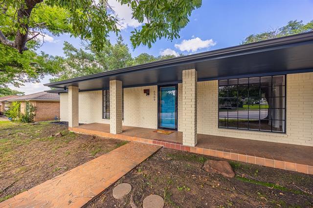 Foto del edificio - 6509 S Hulen St