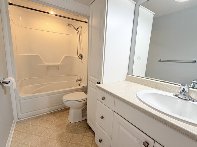 Photo du bâtiment - 1199 Afton Dr