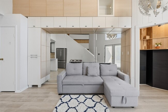 Foto del edificio - 10855 Meadowglen Ln