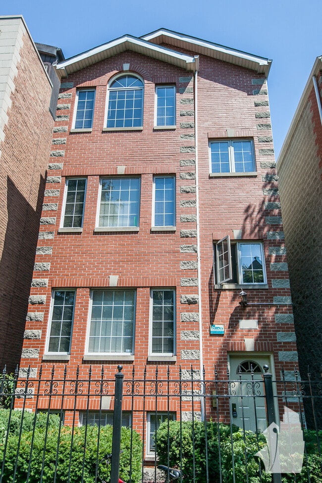 Building Photo - 1534 N Claremont Ave