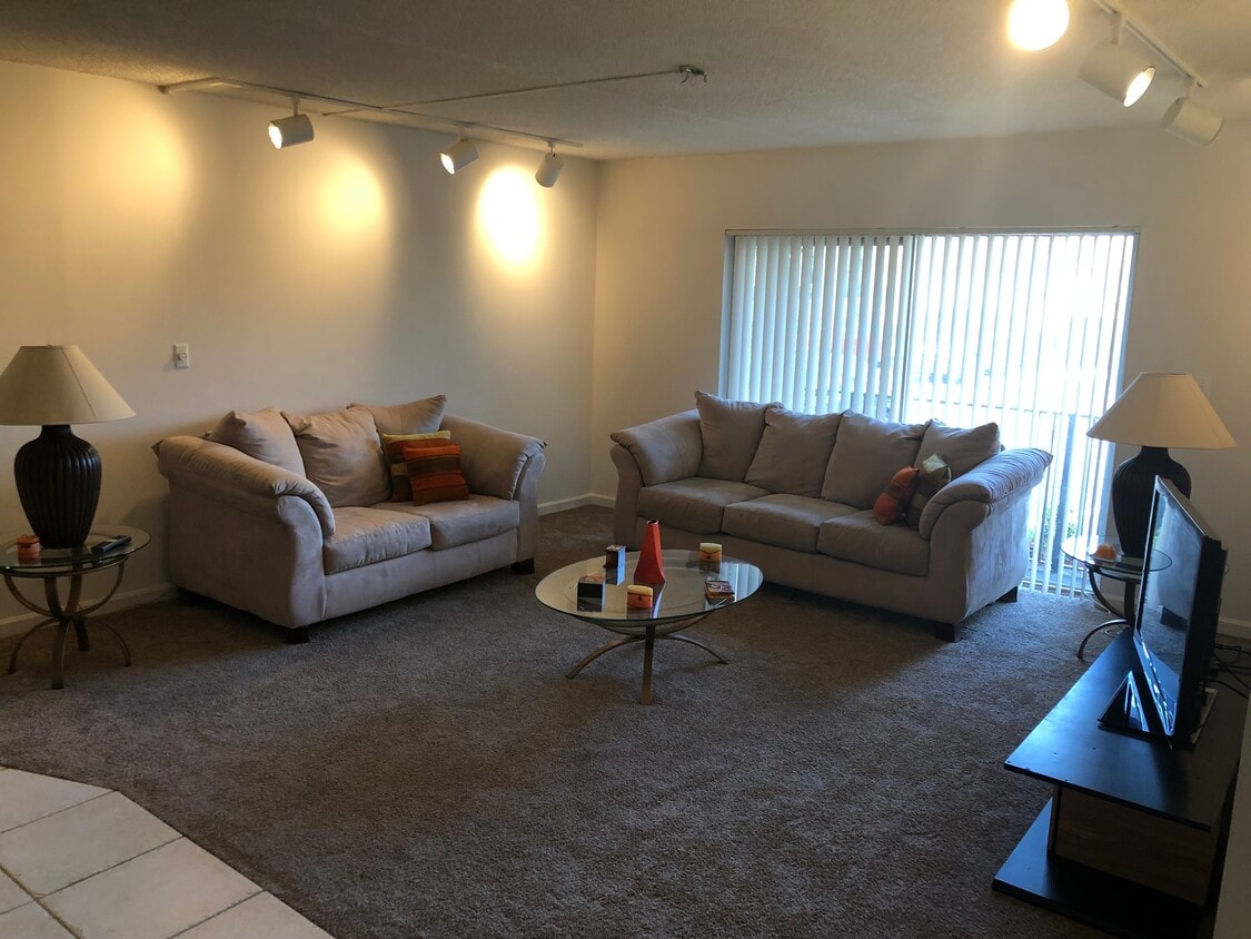 Primary Photo - 111 Gardens Dr