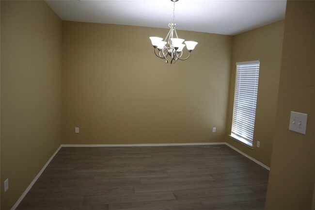 Building Photo - 9724 Old Field Dr