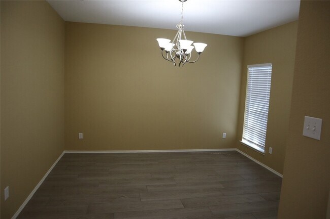 Foto del edificio - 9724 Old Field Dr