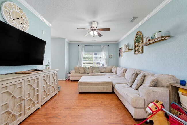 Foto del edificio - 432 Rose Garden Ln