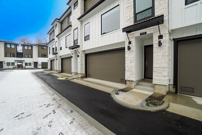 Building Photo - 4618 N Iota Ln