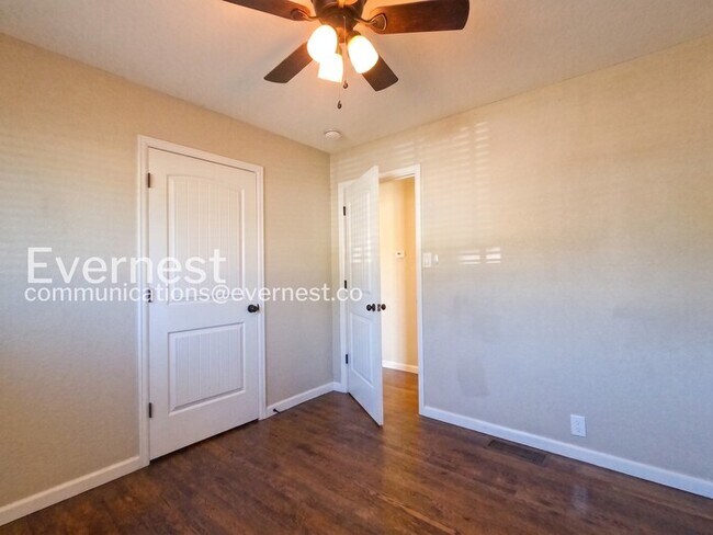 Foto del edificio - 3 Bed/1.5 Bath Home with Fenced yard / Coming Soon!