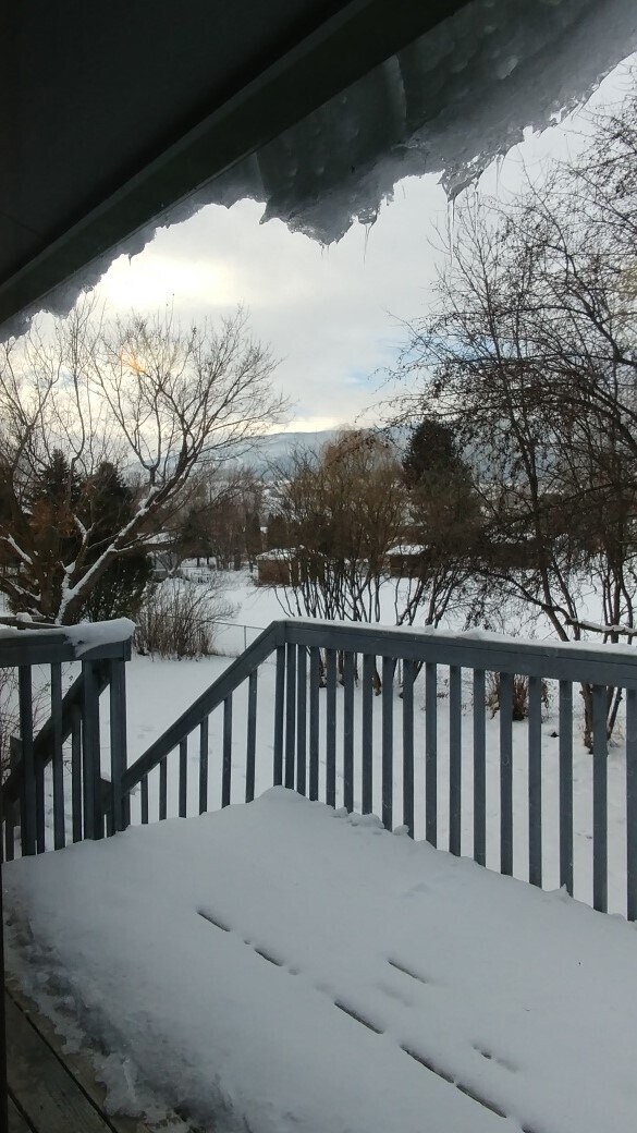 Foto del edificio - Home in Lolo with Fenced Yard and Pets Considered