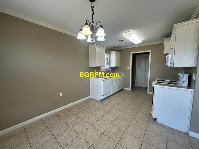 Building Photo - 3 BD, 2 BA, Home in Cabot
