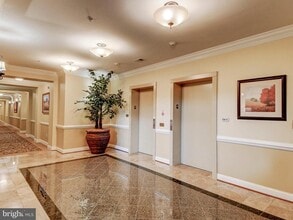 Building Photo - 3100 Stone Cliff Dr