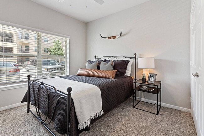 Interior Photo - Longhorn Crossing