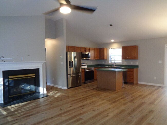 Foto del edificio - APPLICATION PENDING-NICE-One Level House for Rent in Oak Ridge