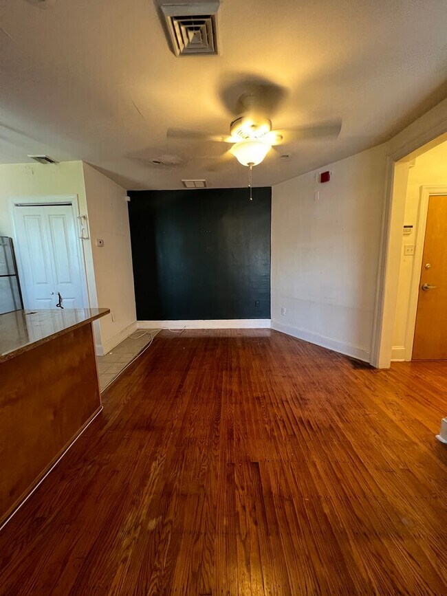 Building Photo - Bright Studio in Cedar Park!