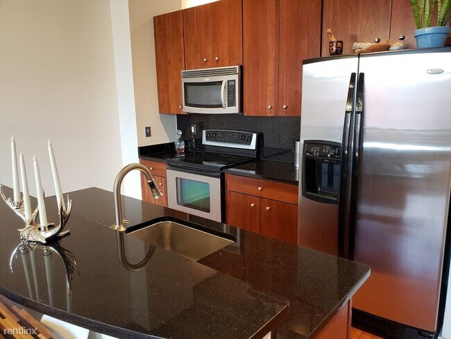 Building Photo - 1 br, 1 bath Apartment - 258 S 3rd St