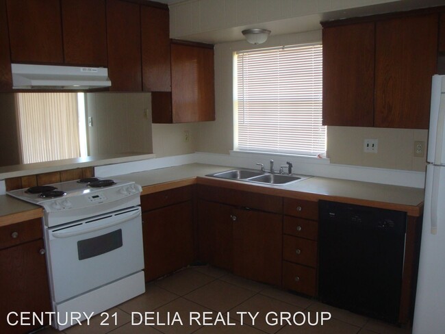 Building Photo - 3 br, 2 bath House - 1108 Meadowbrook St.