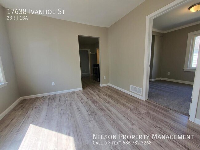 Foto del edificio - 17638 Ivanhoe St