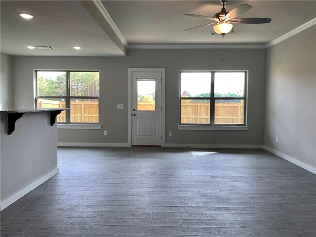 Building Photo - 443 Rama St