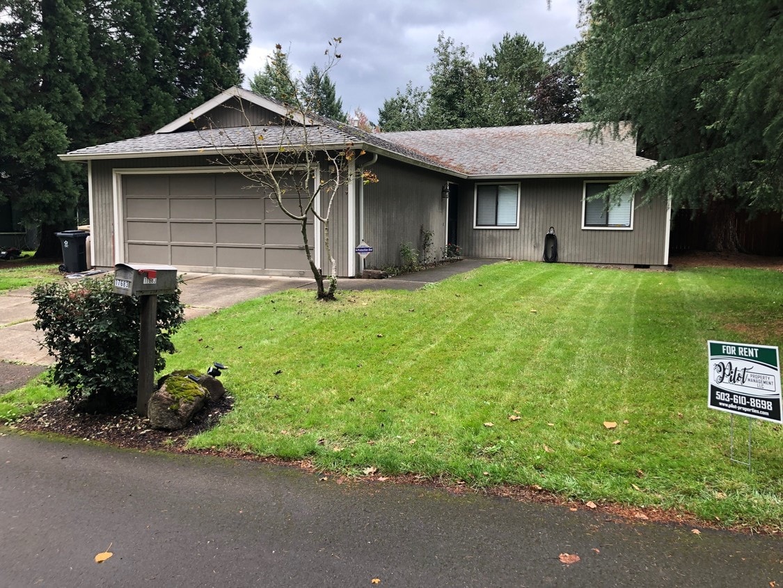 17683 SE Nicole Ln, Lake Oswego, OR 97035 House Rental in Lake Oswego