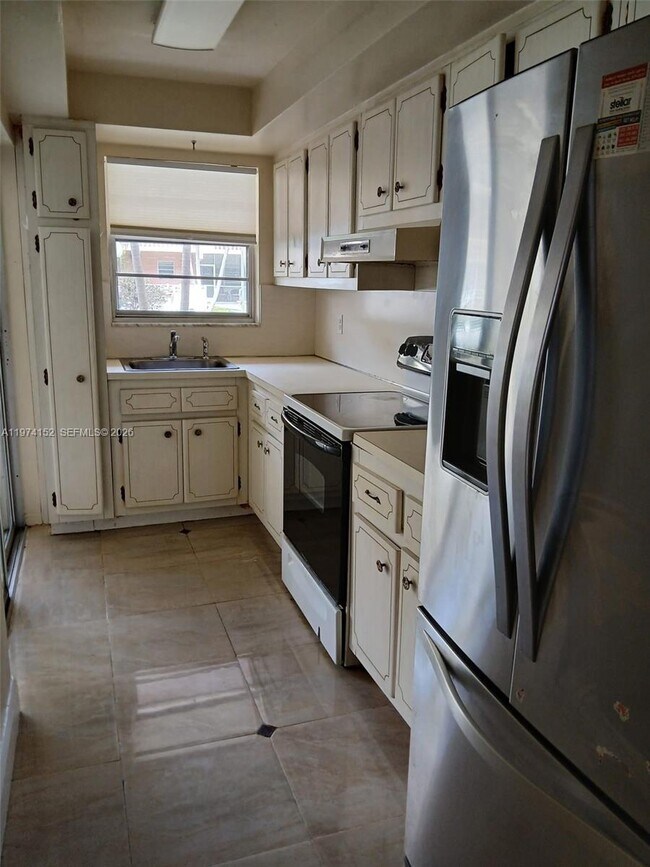 Foto del edificio - 180 NE 12th Ave