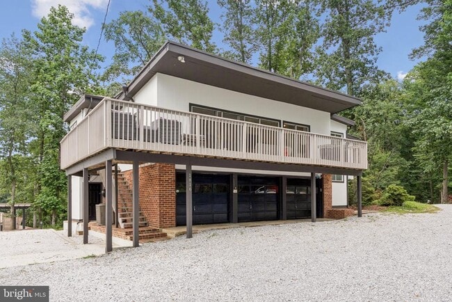 Building Photo - 1816 Woods Rd