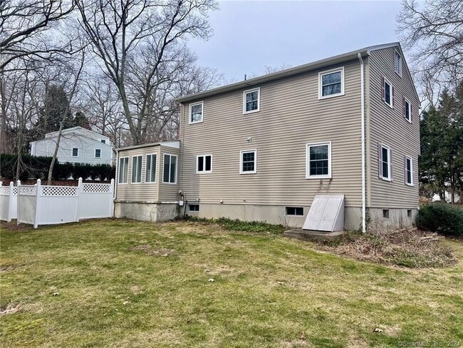 Building Photo - 31 Monticello Dr