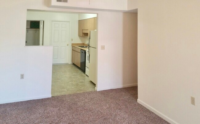 Building Photo - 8459 Shawn Ridge Dr