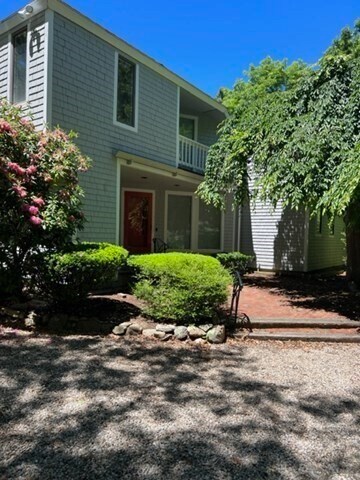 Primary Photo - 41 Greensward Cir