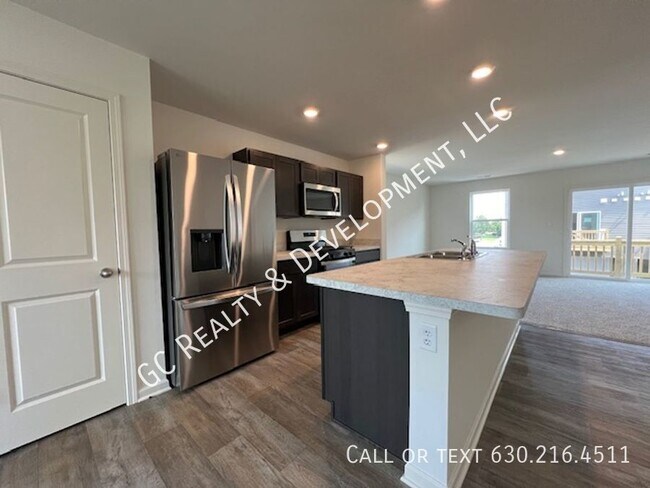 Building Photo - ***NEW CONSTRUCTION - 3 LEVEL END UNIT TOW...