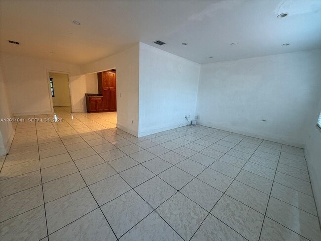 Building Photo - 6318 SW 27th St