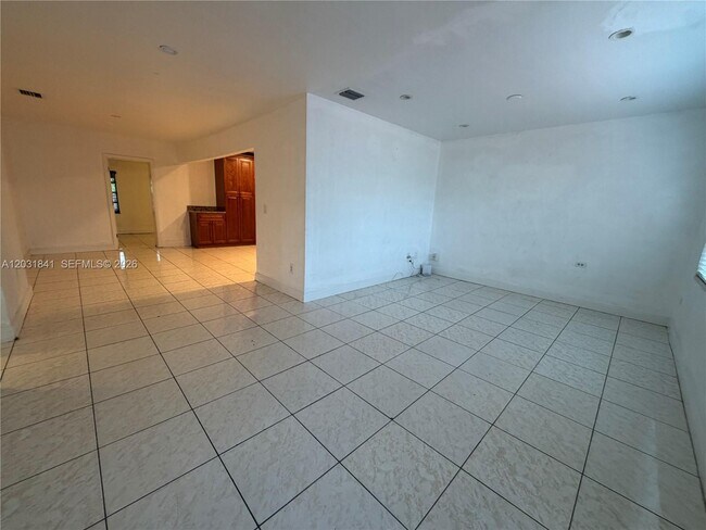 Foto del edificio - 6318 SW 27th St