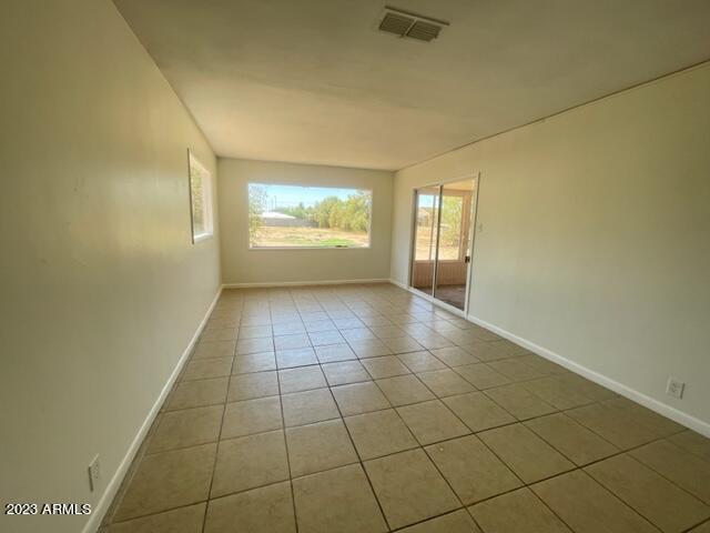 Building Photo - 807 E Orangewood Ave