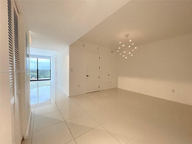 Foto del edificio - 5252 NW 85th Ave