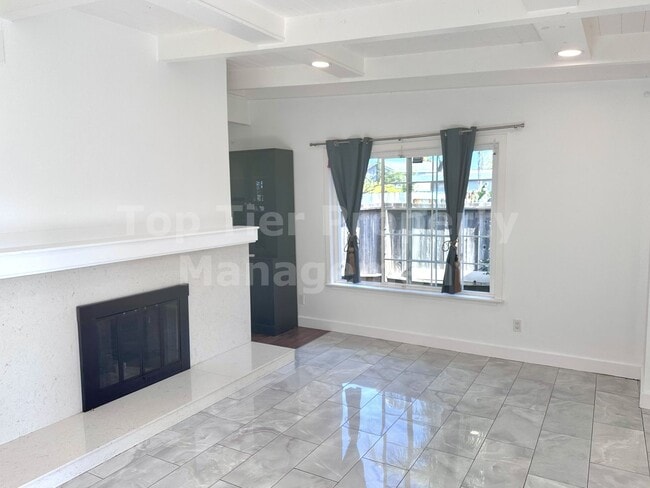 Building Photo - Very Nice 4 Bed, 2 Bath, 1,546 Sqft Concord House Available 03/15 For Lease!