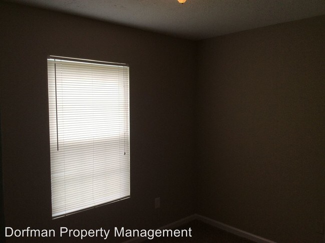 Building Photo - 4854 Leone Dr