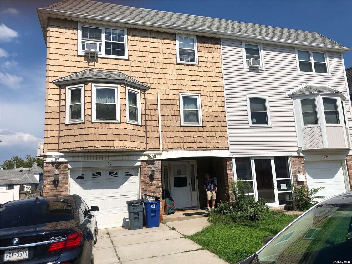 157373 216th St, Queens, NY 11360 House Rental in Queens, NY